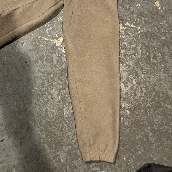 Cream Columbia fleece zip up sweater - Picture 3 of 6